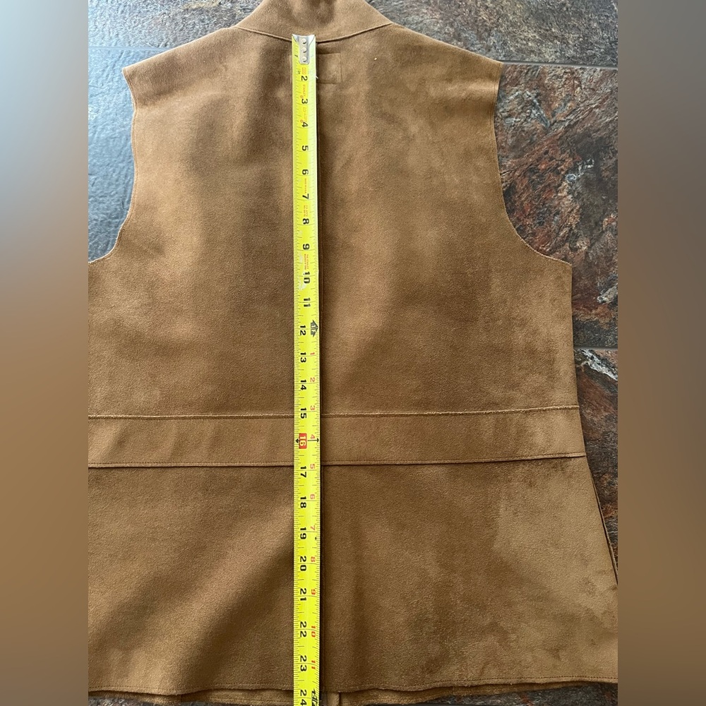 Lauren Dry Goods Co.(Ralph Lauren) faux suede classic chic vest. Size small - Picture 12 of 13